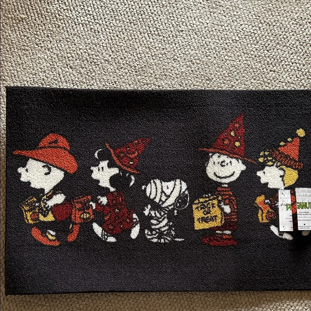 Peanuts Halloween Rug with Black and Orange Accents